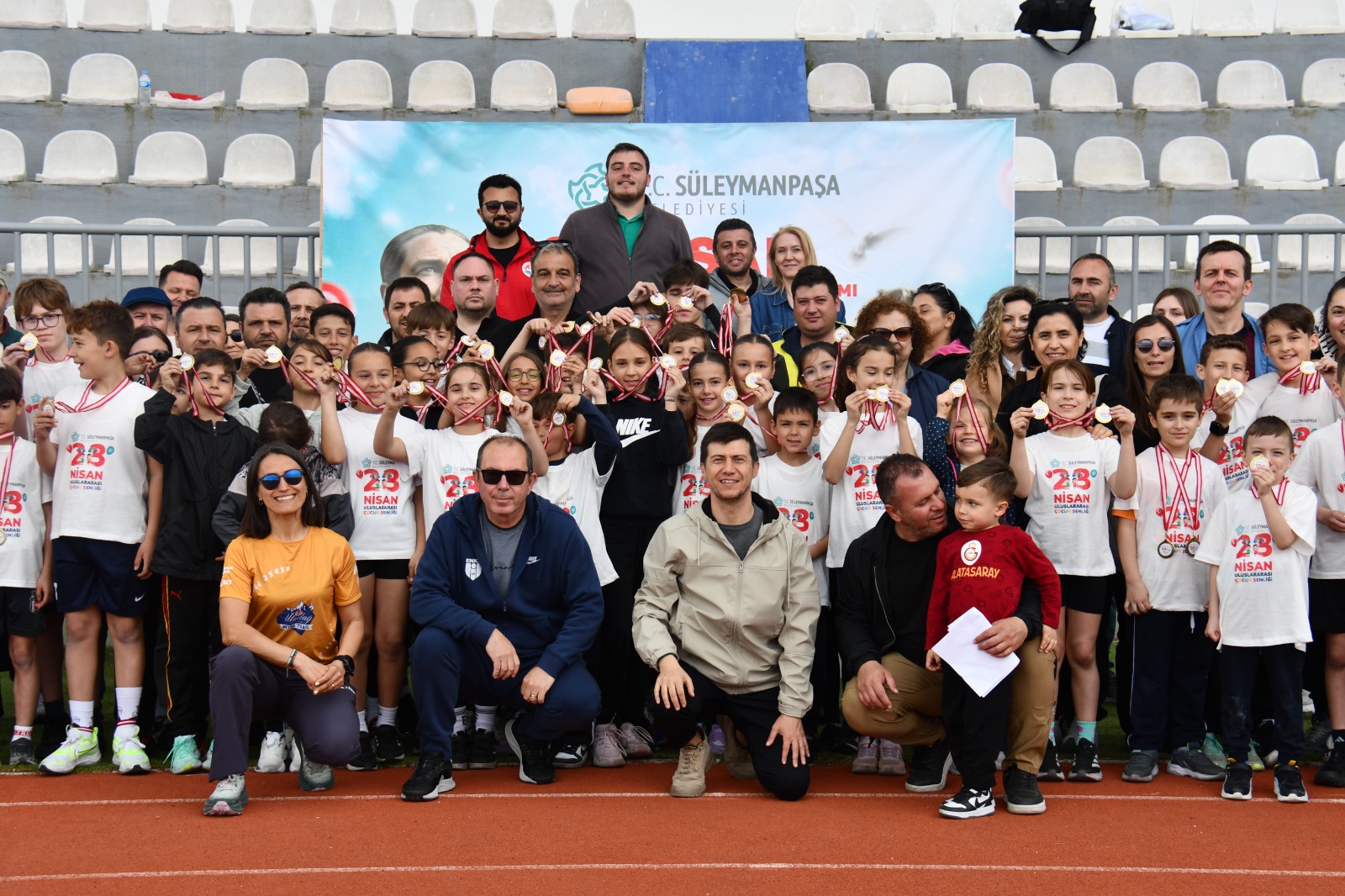 23 Nisan Turnuvalarında Gençler Kıyasıya Mücadele Etti