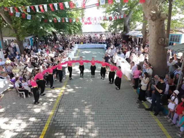 60. Kiraz Festivali Naip Mahallesinde Coşkuyla Başladı
