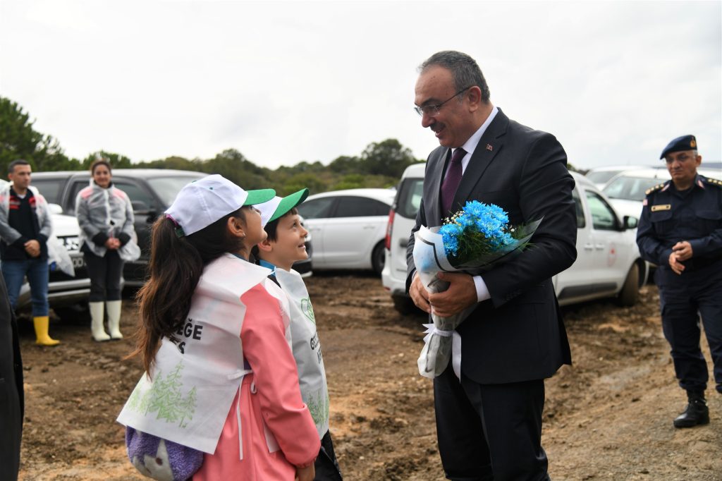 Vali Soytürk Fidan Dikme Etkinliğine Katıldı