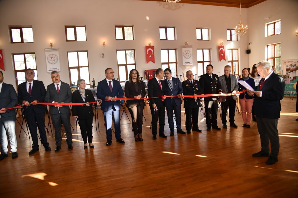 Vali Soytürk Tekirdağ’ın Eski Fotoğrafları Sergisi’nin Açılışını Yaptı