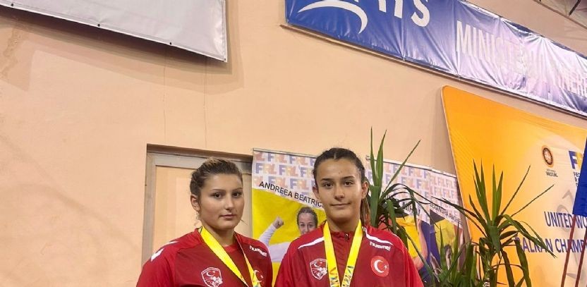 ÇBSK Güreşçileri, Balkan Şampiyonasından Madalyalarla Döndü