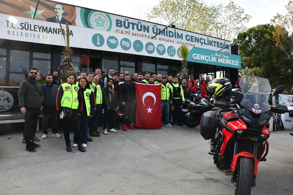 Süleymanpaşa Belediyesi Ahmet Erensoy Gençlik Merkezi’nde Şampiyonluk Coşkusu