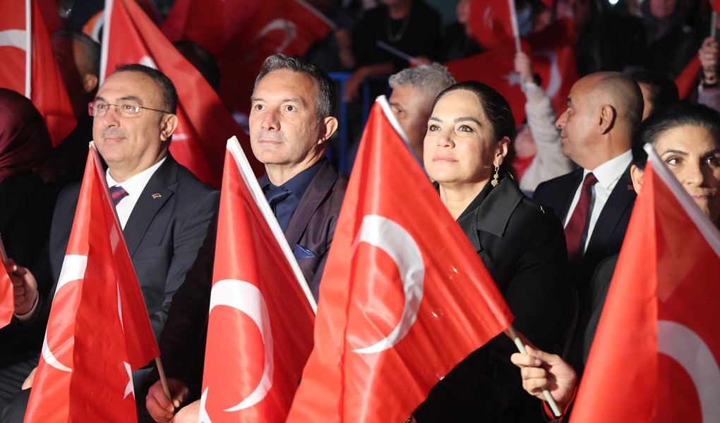 TEKİRDAĞ, BÜYÜKŞEHİR’İN ETKİNLİKLERİYLE CUMHURİYET’İN IŞIĞINDA BULUŞTU