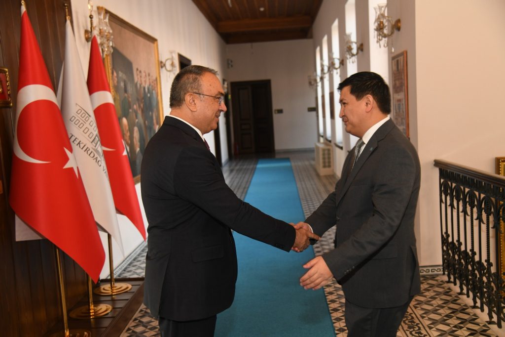 Kazakistan İstanbul Başkonsolosu Amankul Vali Soytürk’ü Ziyaret Etti