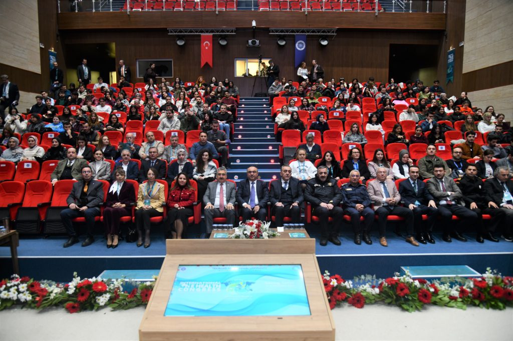 Vali Soytürk Uluslararası Tek Sağlık Kongresi’ne Katıldı