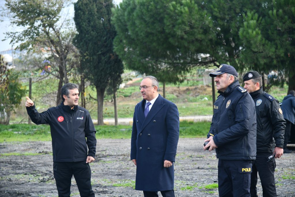 Vali Soytürk Çevik Kuvvet’in Arama-Kurtarma Eğitimine Katıldı