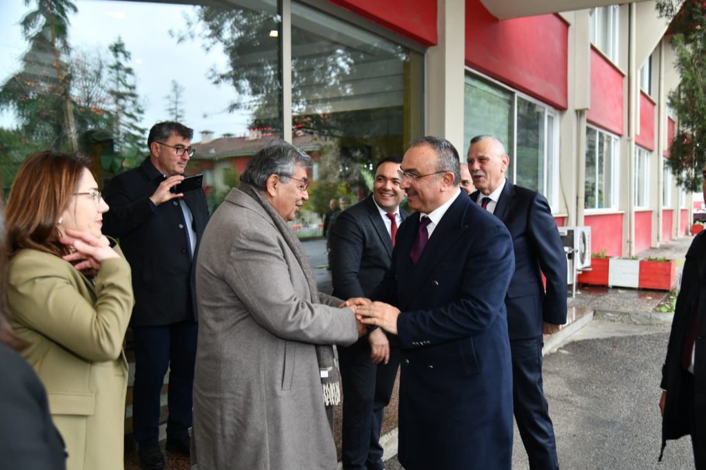 Vali Soytürk Hema Endüstriyi Ziyaret Etti