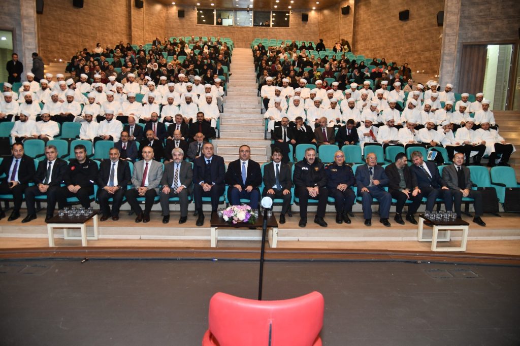 Aday Din Görevlileri Mezuniyet Programı Düzenlendi