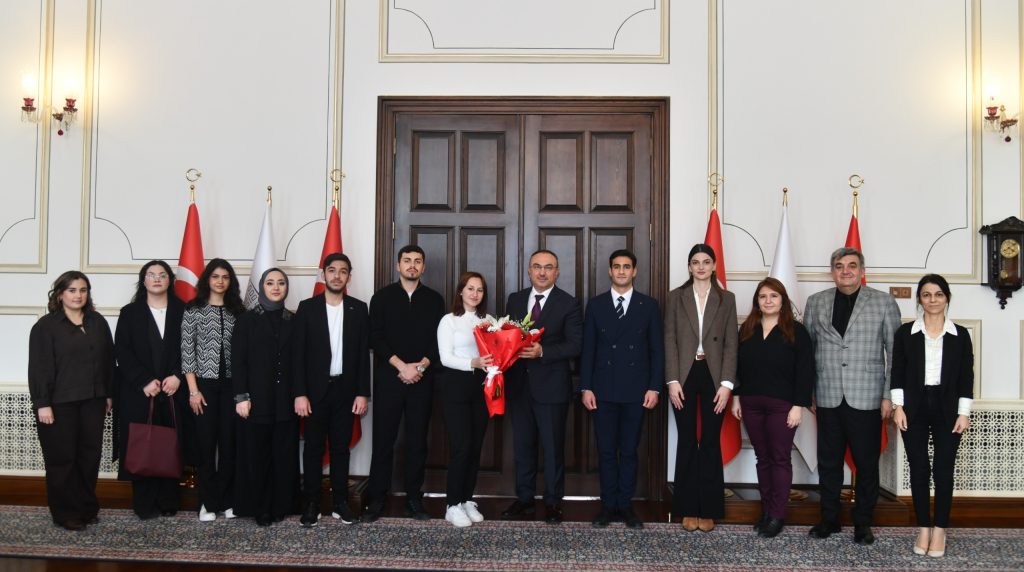 Tekirdağ Namık Kemal Üniversitesi Siyaset Bilimi ve Kamu Yönetimi Topluluğu Üyelerini Kabul Etti