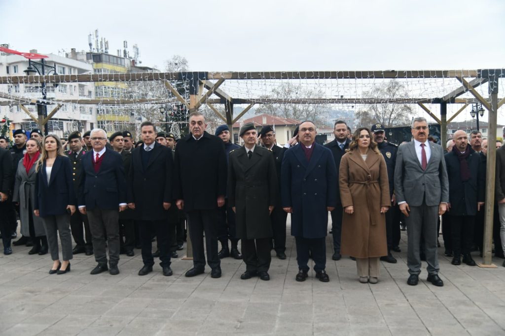 Namık Kemal’in Doğumunun 185. Yıldönümü Münasebetiyle Çelenk Sunma Töreni Düzenlendi